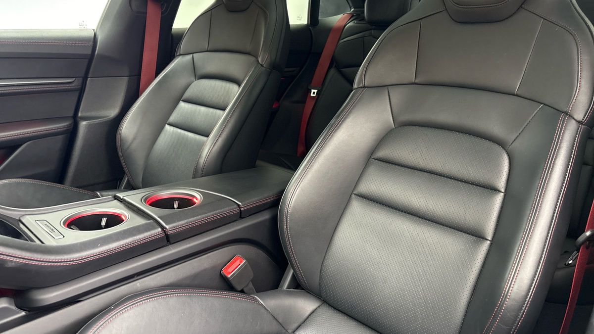 Porsche Taycan Image 8