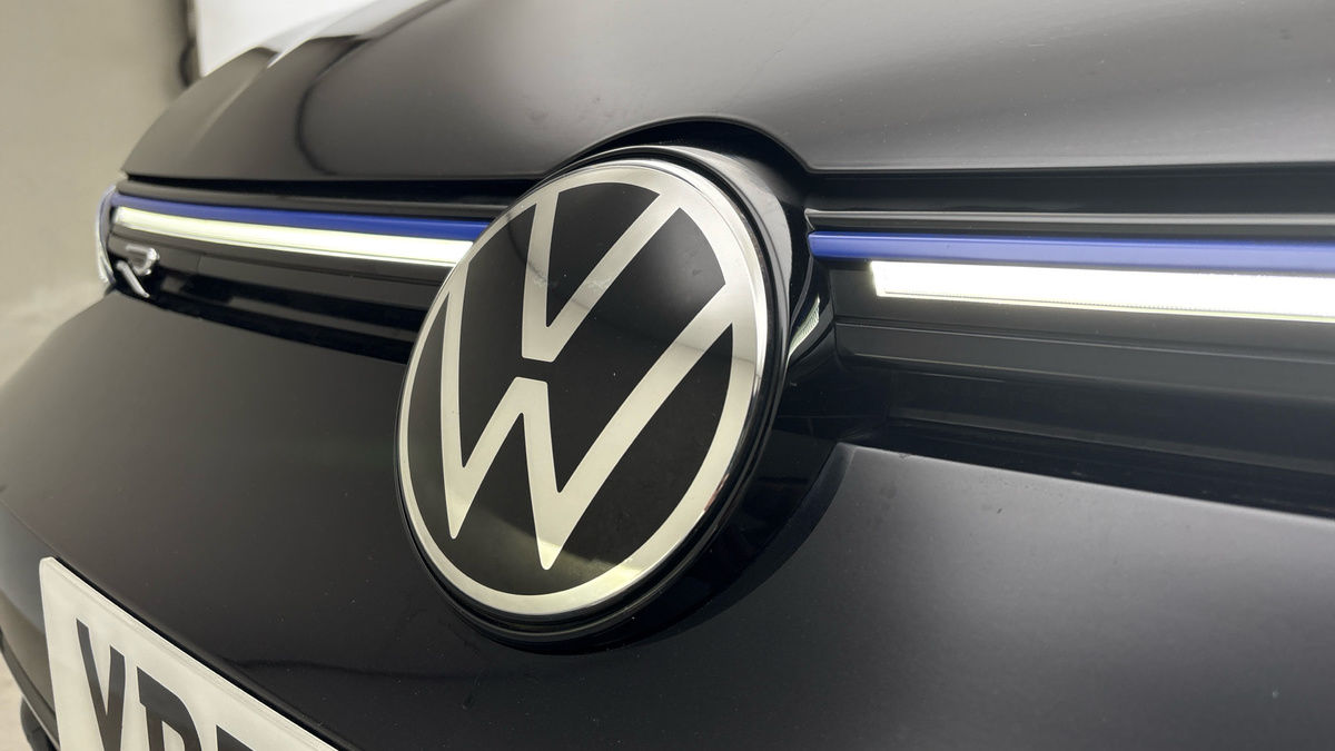 Volkswagen Golf Image 24