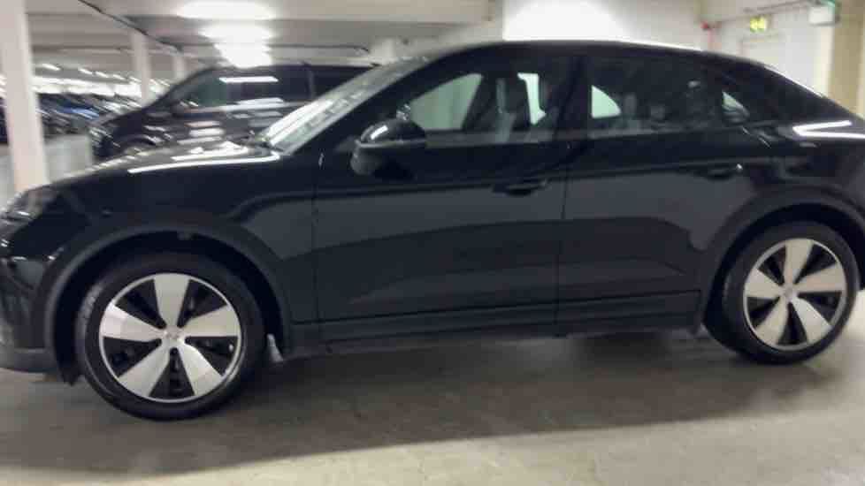 More views of Porsche Macan