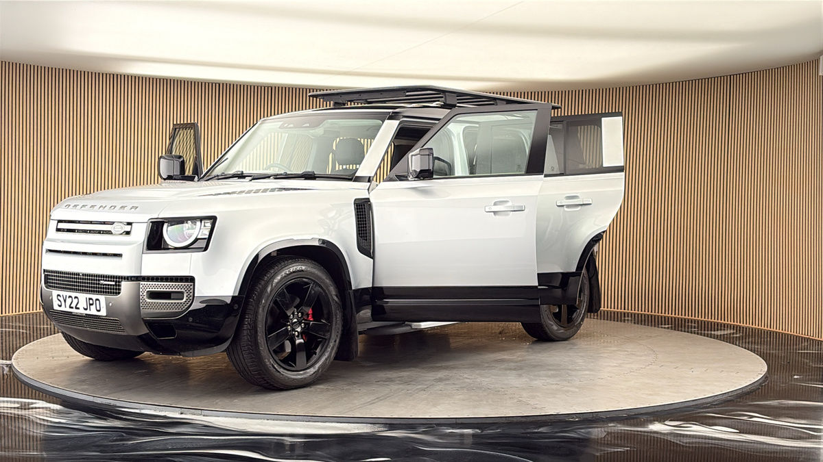 More views of Land Rover Defender 110