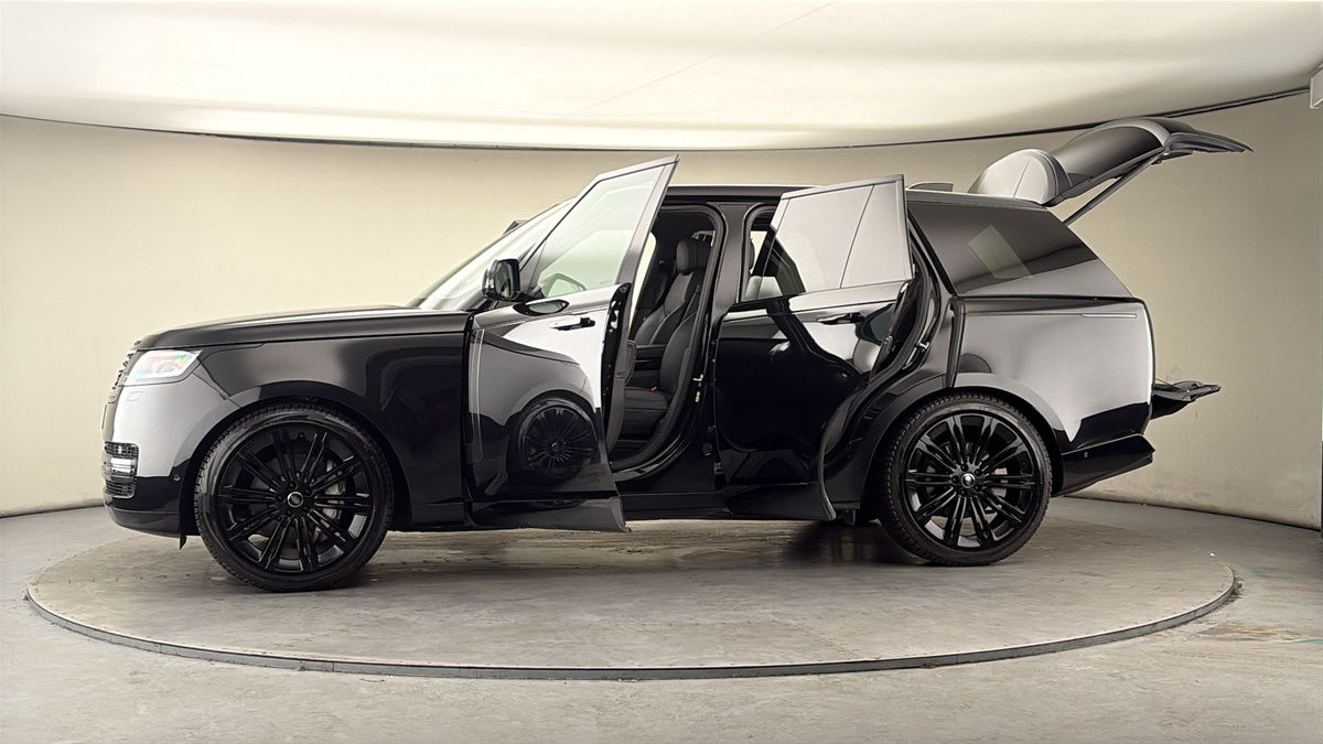 More views of Land Rover Range Rover