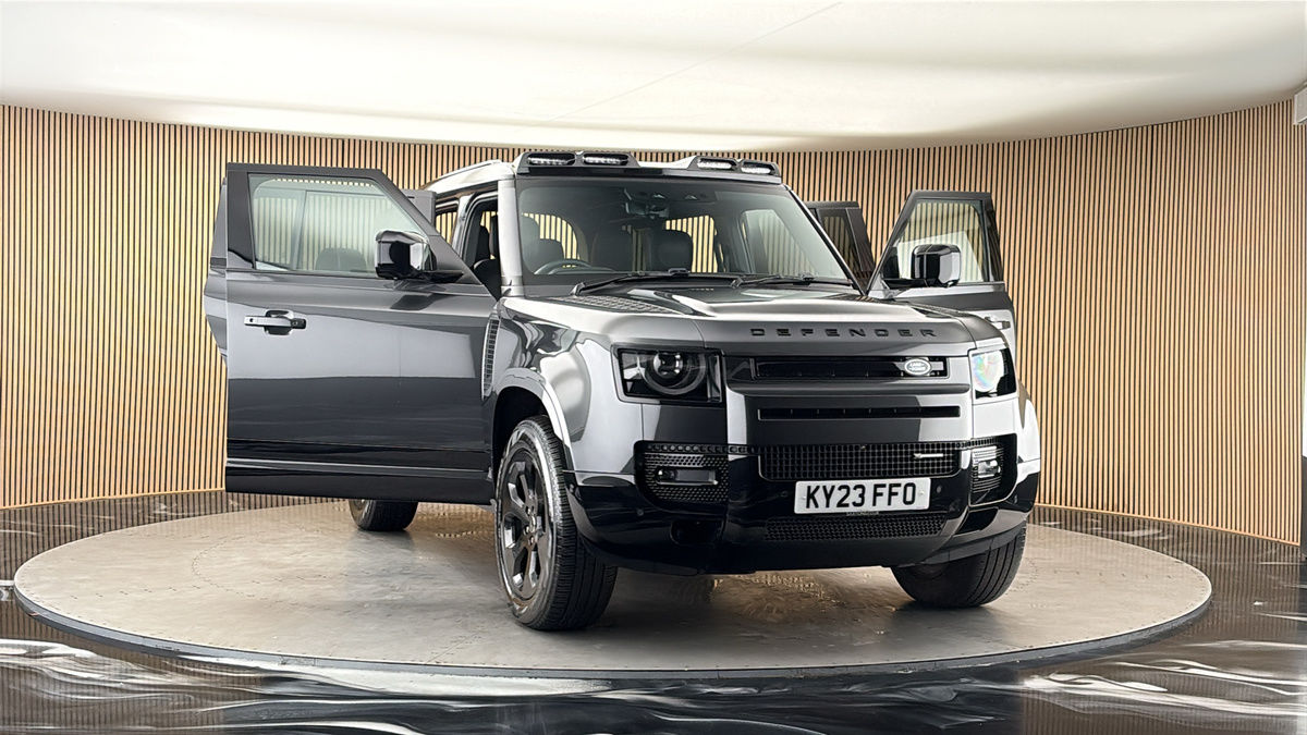 More views of Land Rover Defender 110