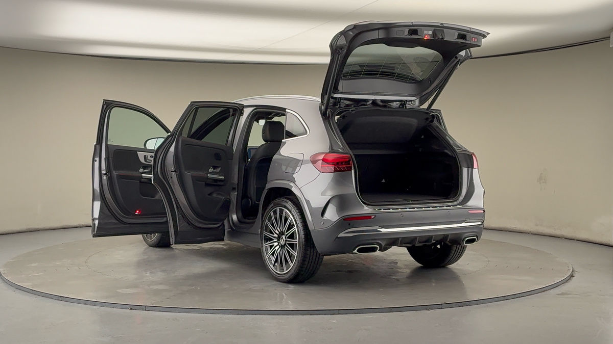 Mercedes-Benz GLA Image 23