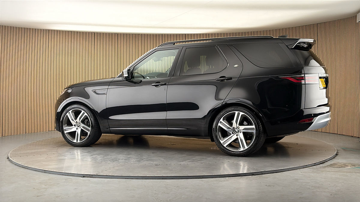 More views of Land Rover Discovery
