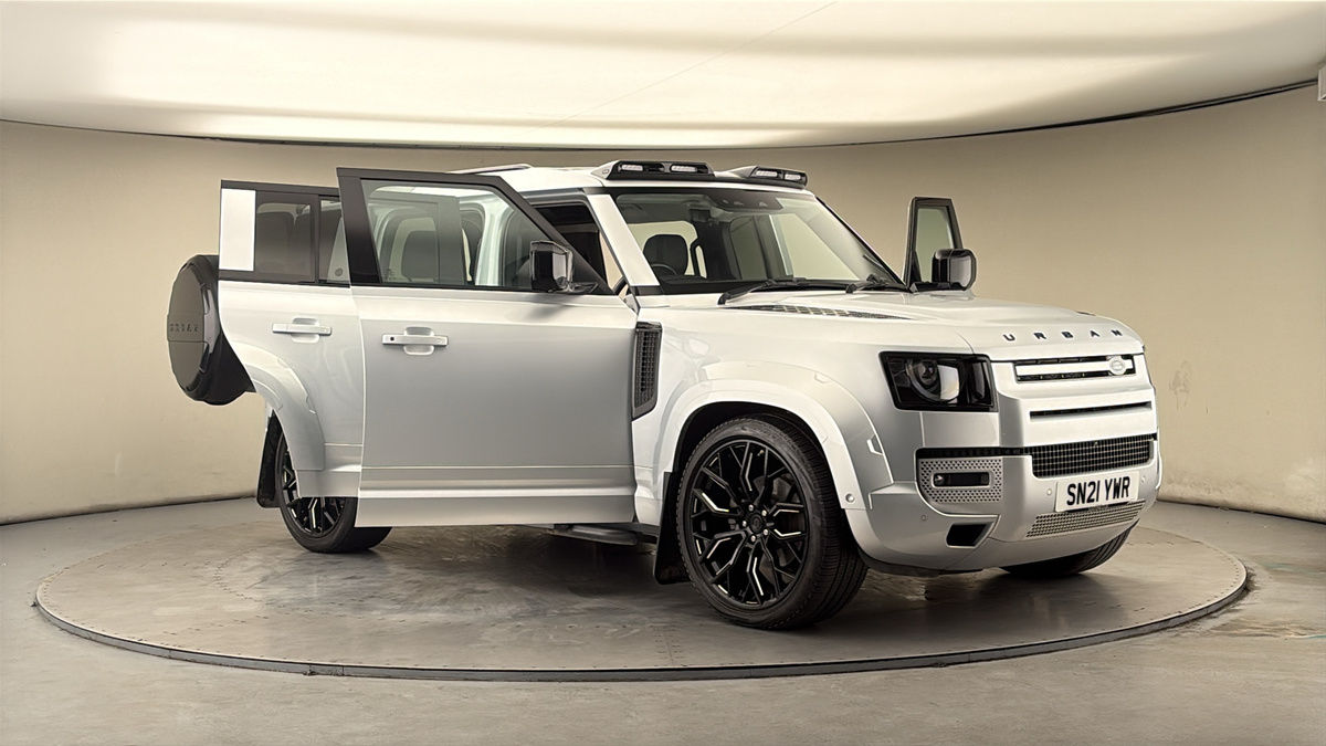 More views of Land Rover Defender 110