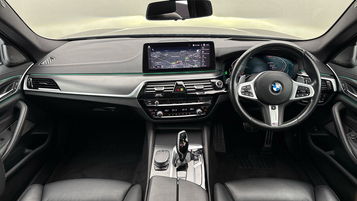 BMW 5 Series Image 12