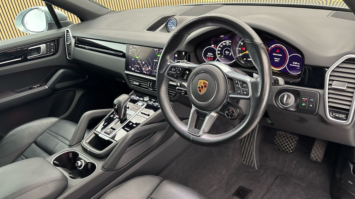 Porsche Cayenne Image 5