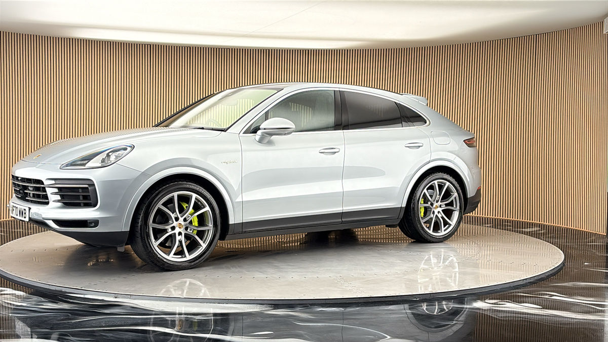 More views of Porsche Cayenne