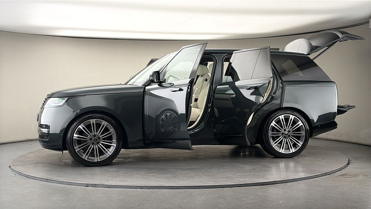 More views of Land Rover Range Rover