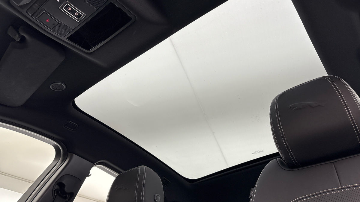 Jaguar E-PACE Image 6