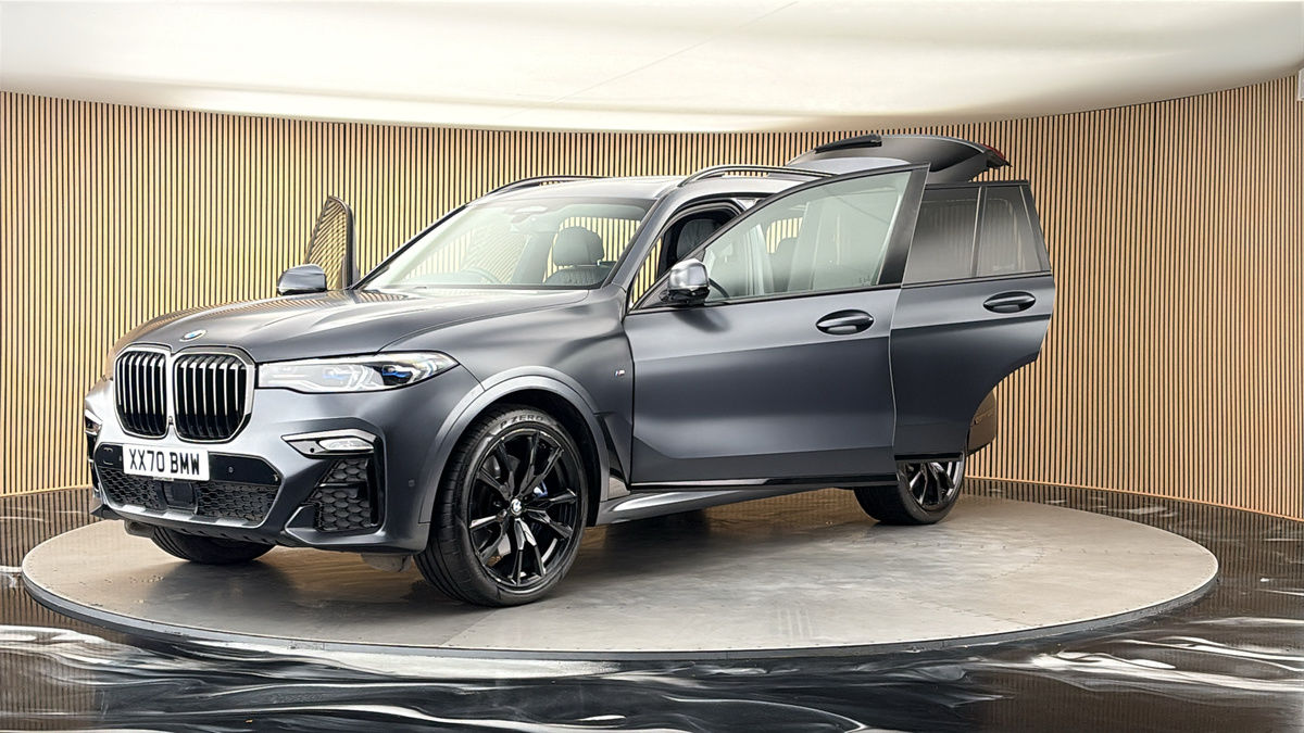 More views of BMW X7