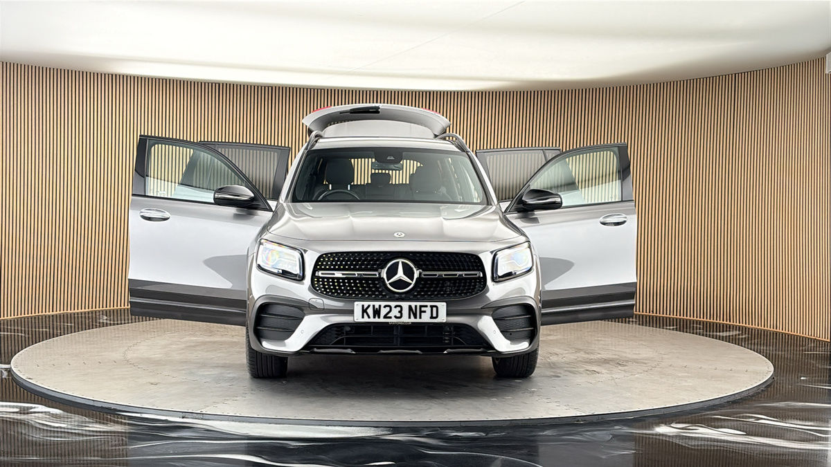 More views of Mercedes-Benz GLB