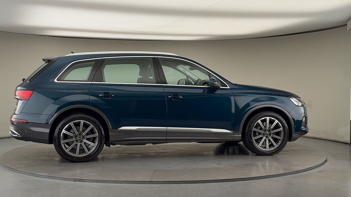 More views of Audi Q7