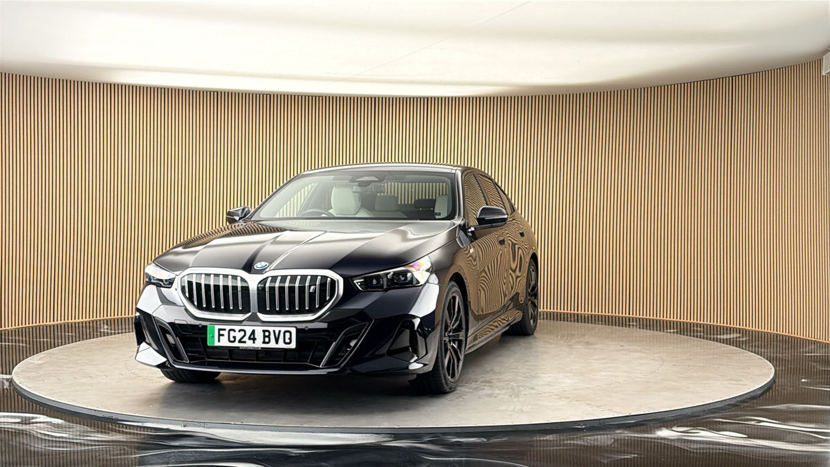 More views of BMW i5