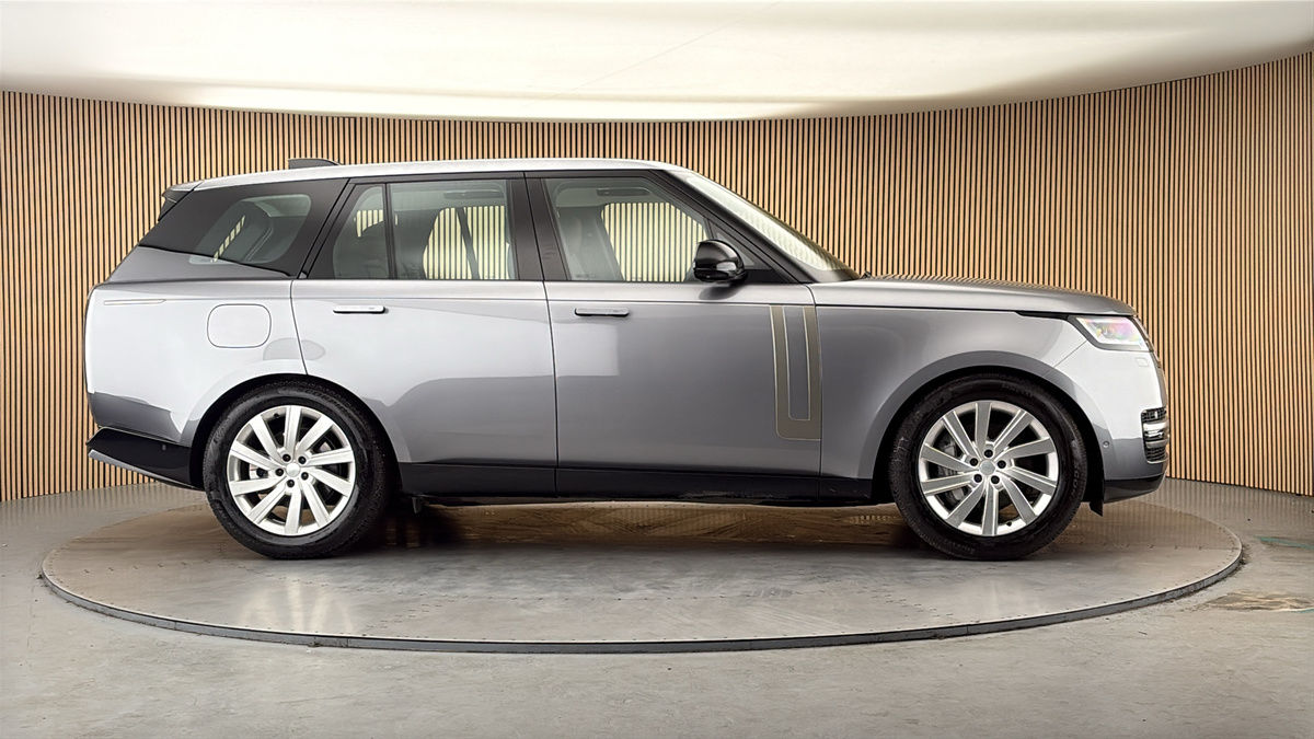 More views of Land Rover Range Rover