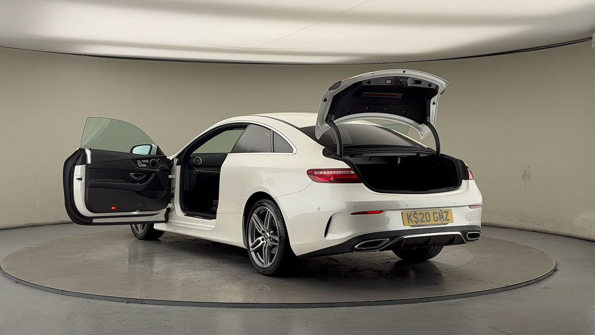 Mercedes-Benz E Class Image 23