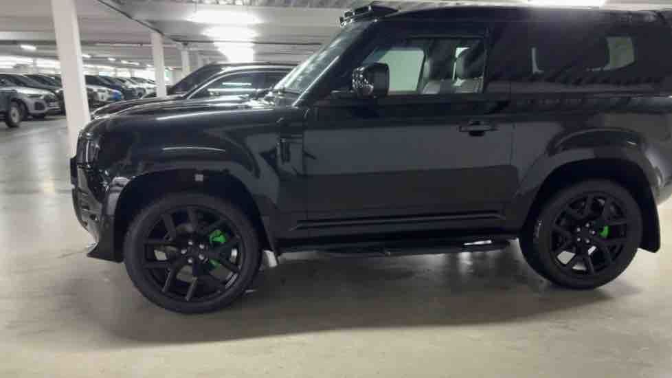 More views of Land Rover Defender 90