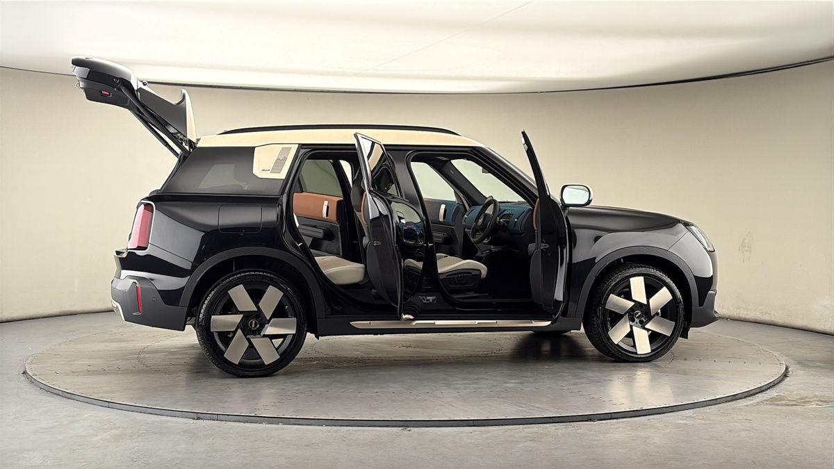 More views of MINI Countryman