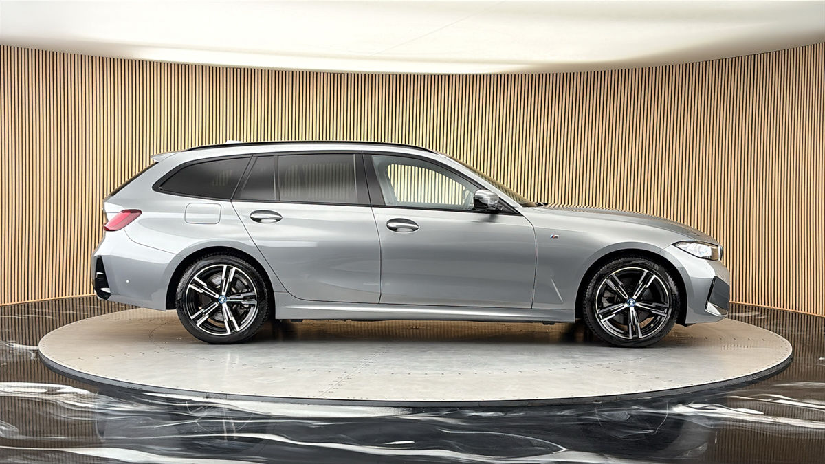 BMW 3 Series Image 16