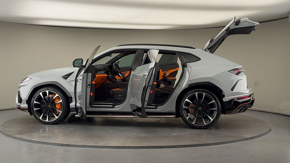 More views of Lamborghini Urus