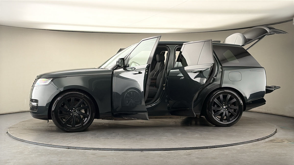 More views of Land Rover Range Rover