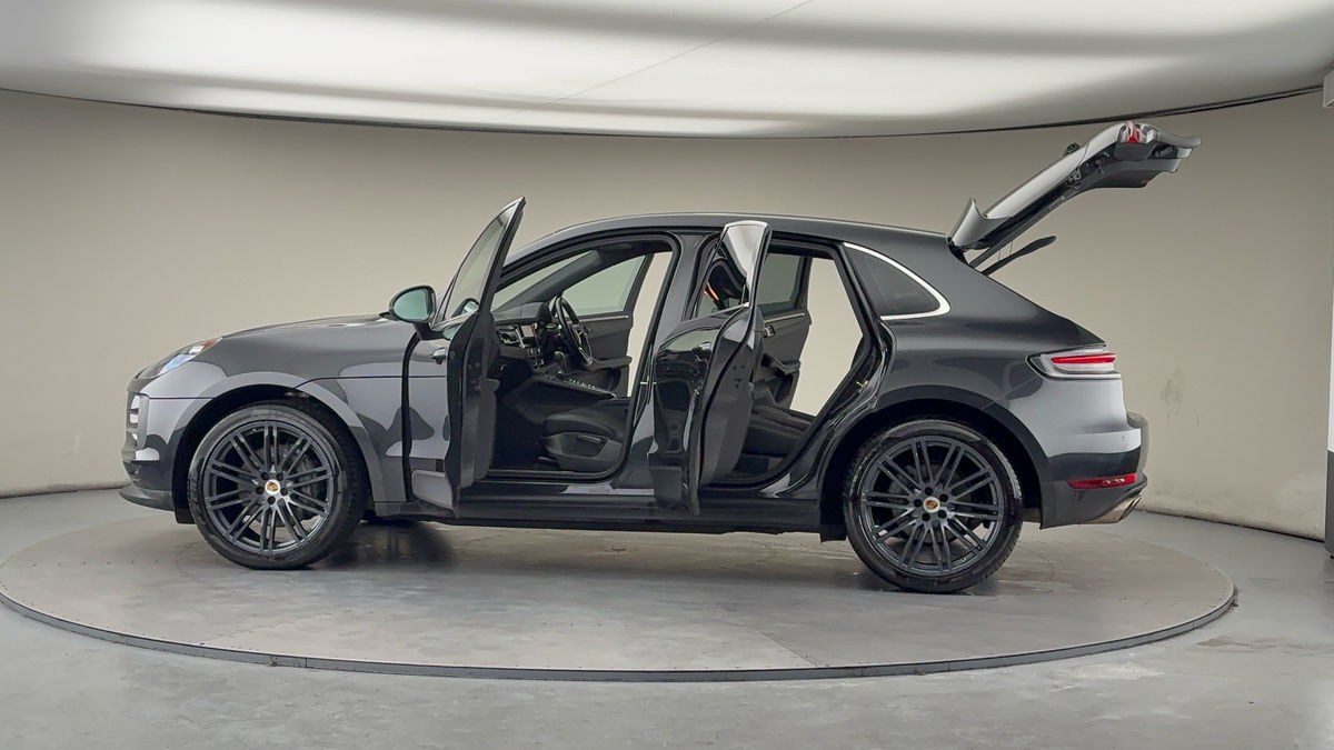 More views of Porsche Macan