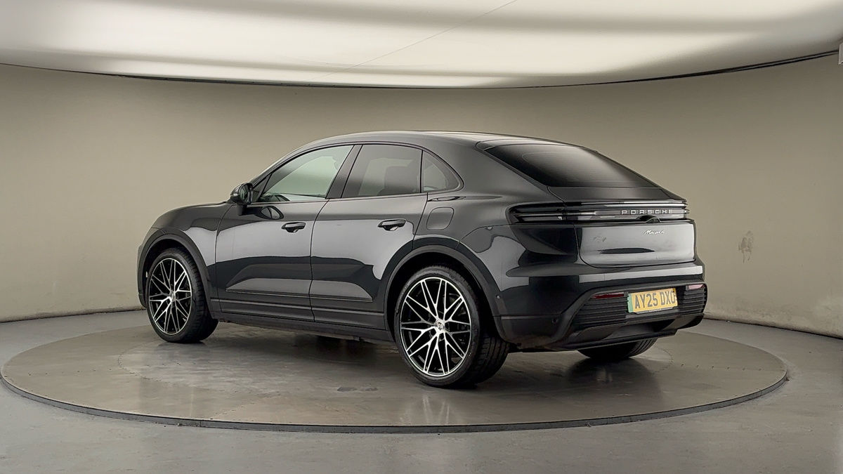More views of Porsche Macan