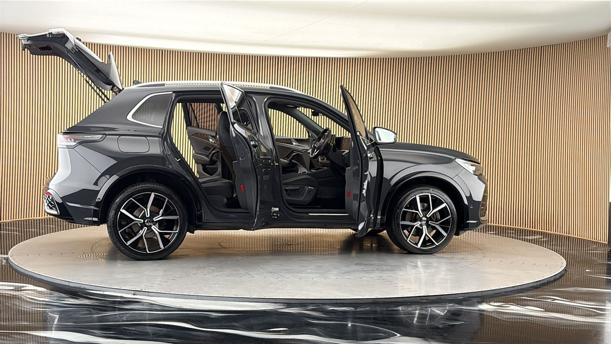More views of Volkswagen Tiguan
