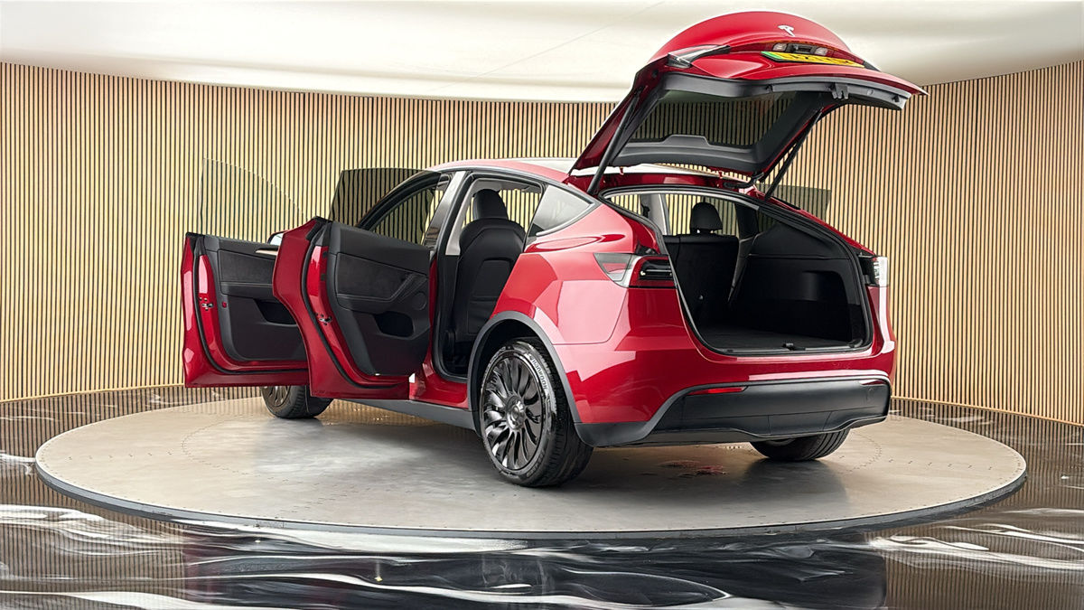 Tesla Model Y Image 23