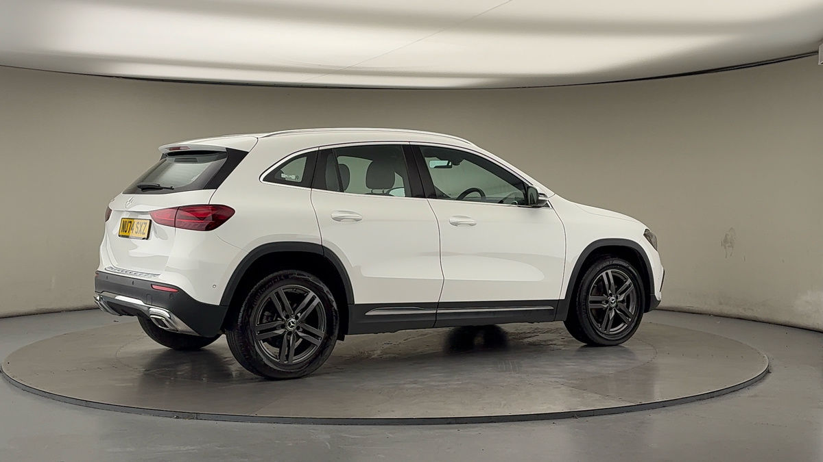 More views of Mercedes-Benz GLA