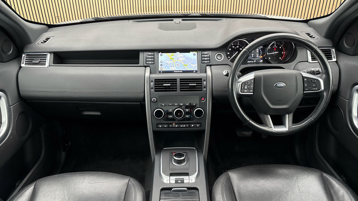 Land Rover Discovery Sport Image 12