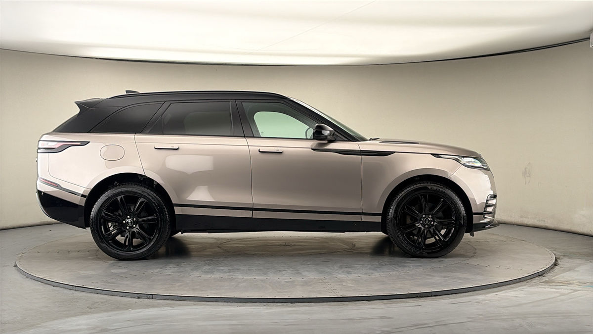 Land Rover Range Rover Velar Image 16