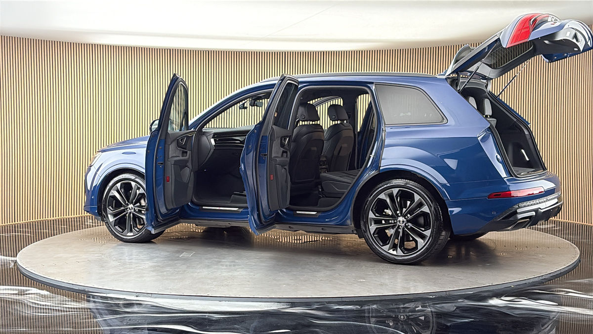 More views of Audi Q7