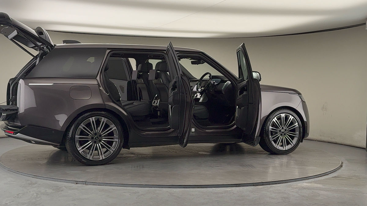 More views of Land Rover Range Rover