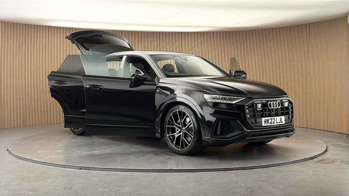 More views of Audi Q8