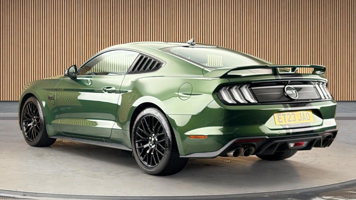 Ford Mustang Image 2