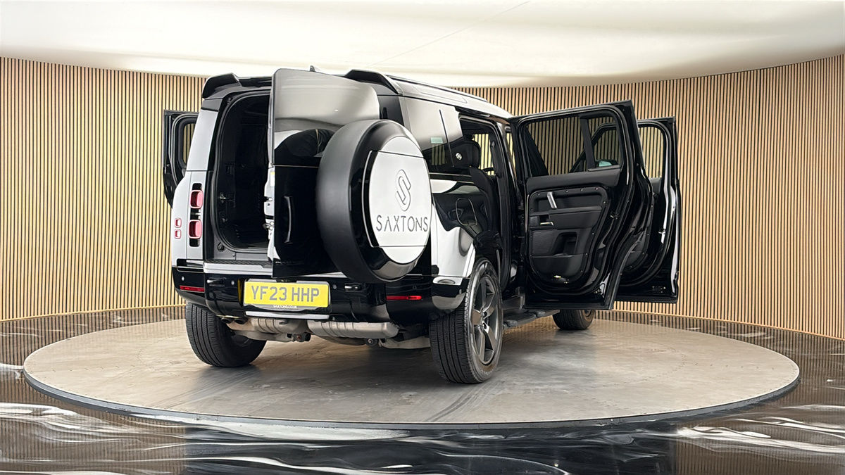 More views of Land Rover Defender 110