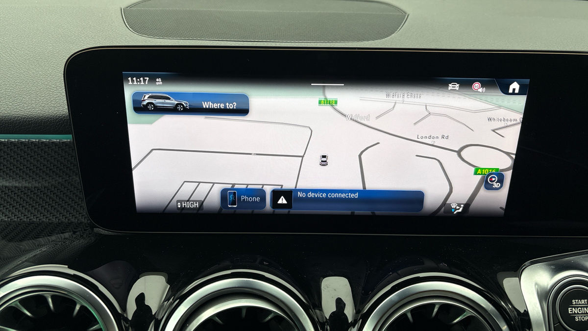 Mercedes-Benz GLB Image 17