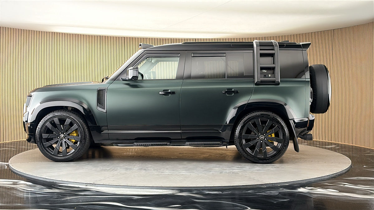 More views of Land Rover Defender 110