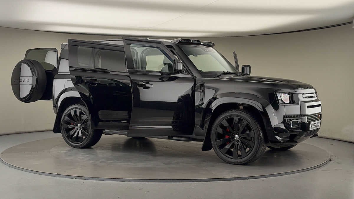 More views of Land Rover Defender 110