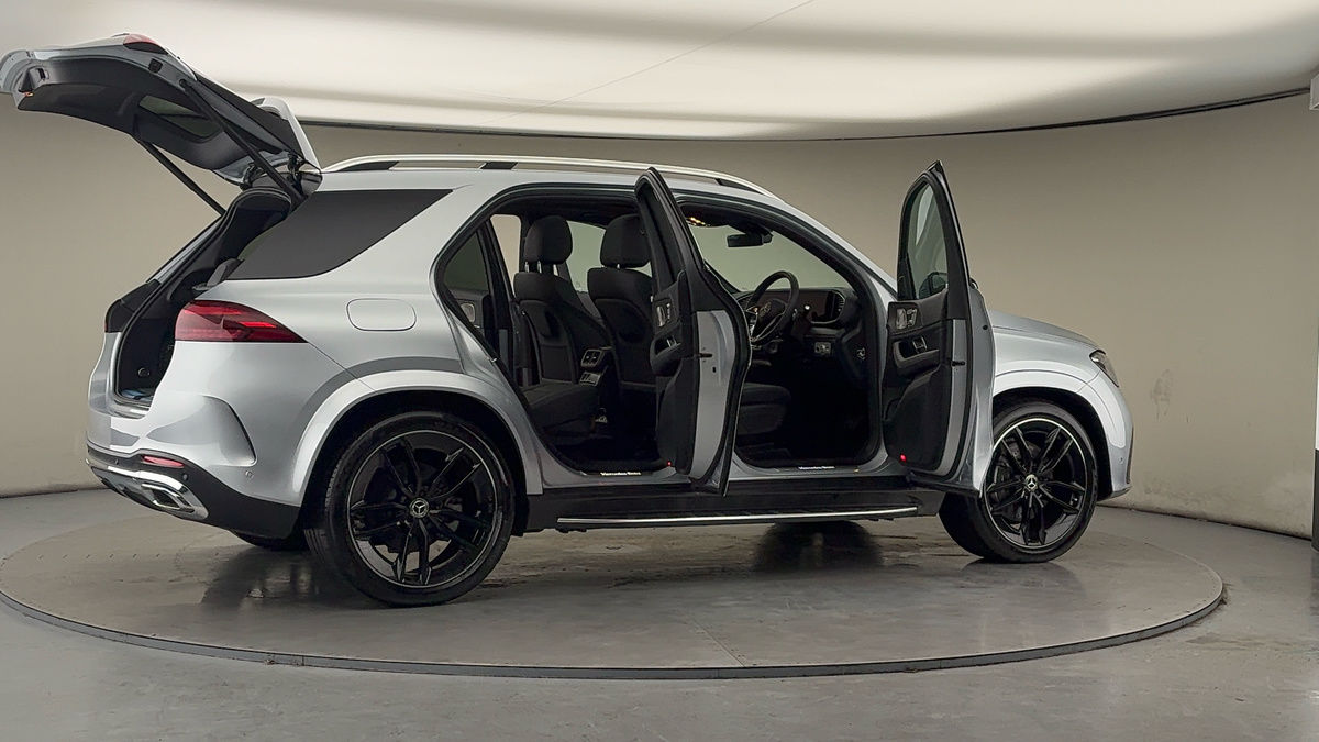 More views of Mercedes-Benz GLE