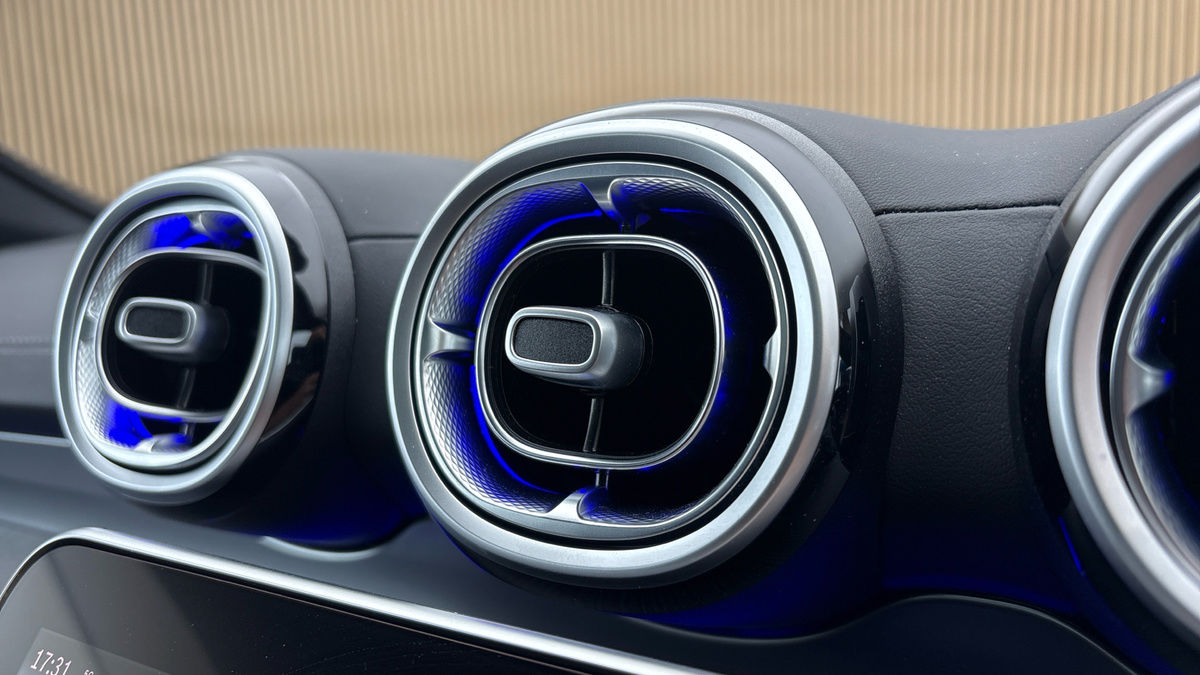 Mercedes-Benz CLE Image 32
