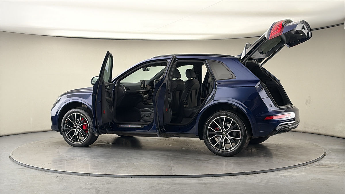 More views of Audi Q5