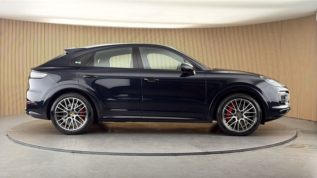 Porsche Cayenne Image 16