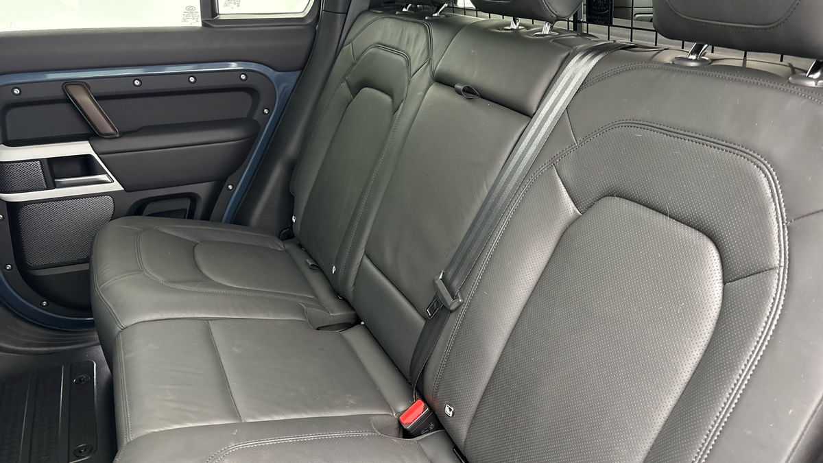 Land Rover Defender 110 Urban Image 8