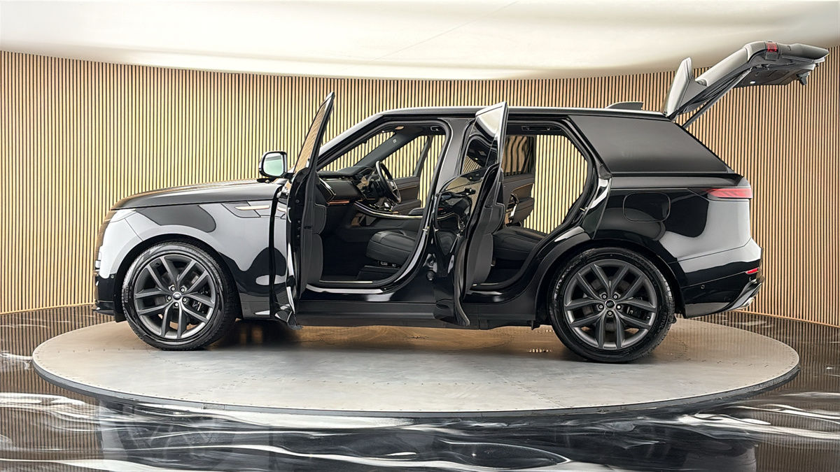 More views of Land Rover Range Rover Sport
