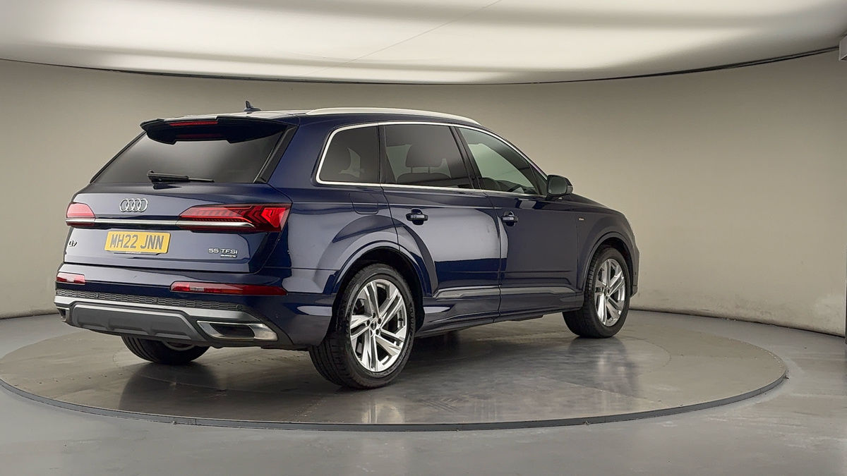 More views of Audi Q7