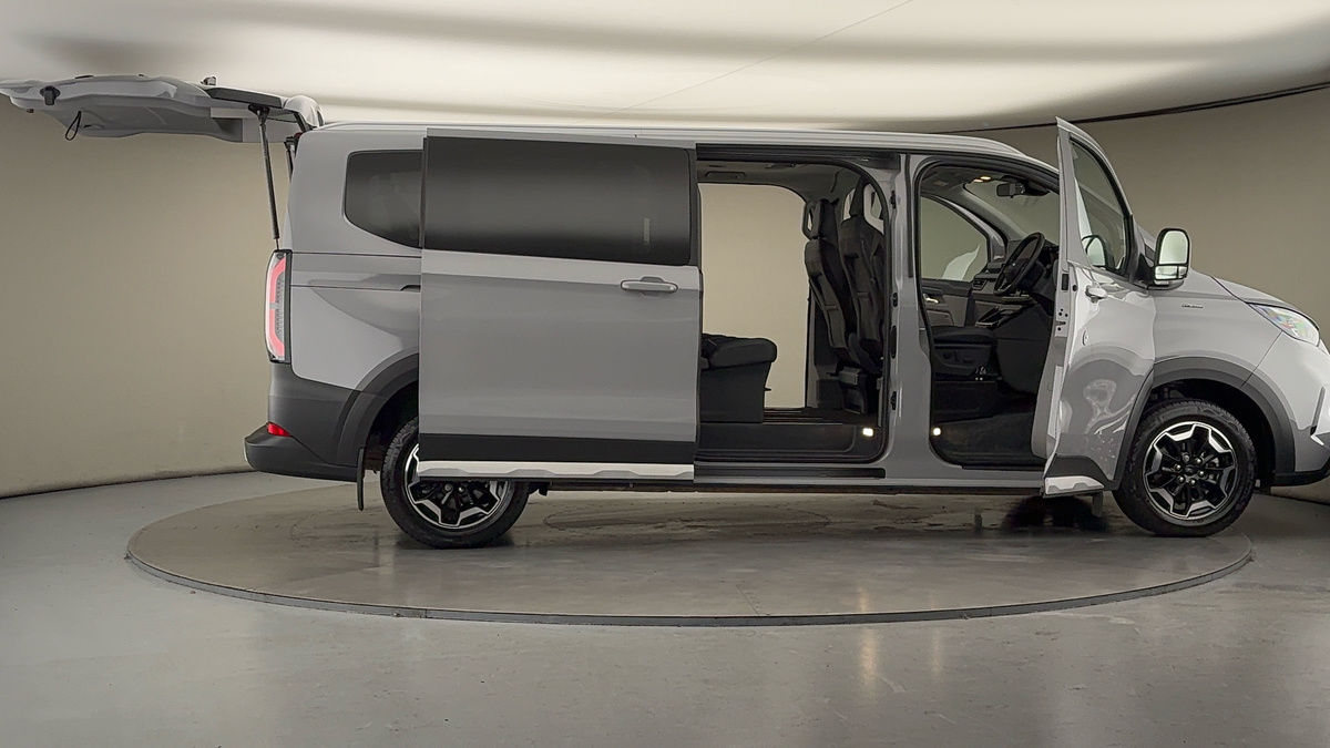 More views of Ford Tourneo Custom V710