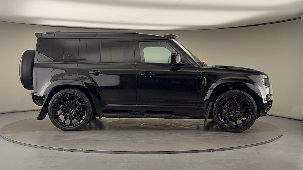 Land Rover Defender 110 Urban Image 16