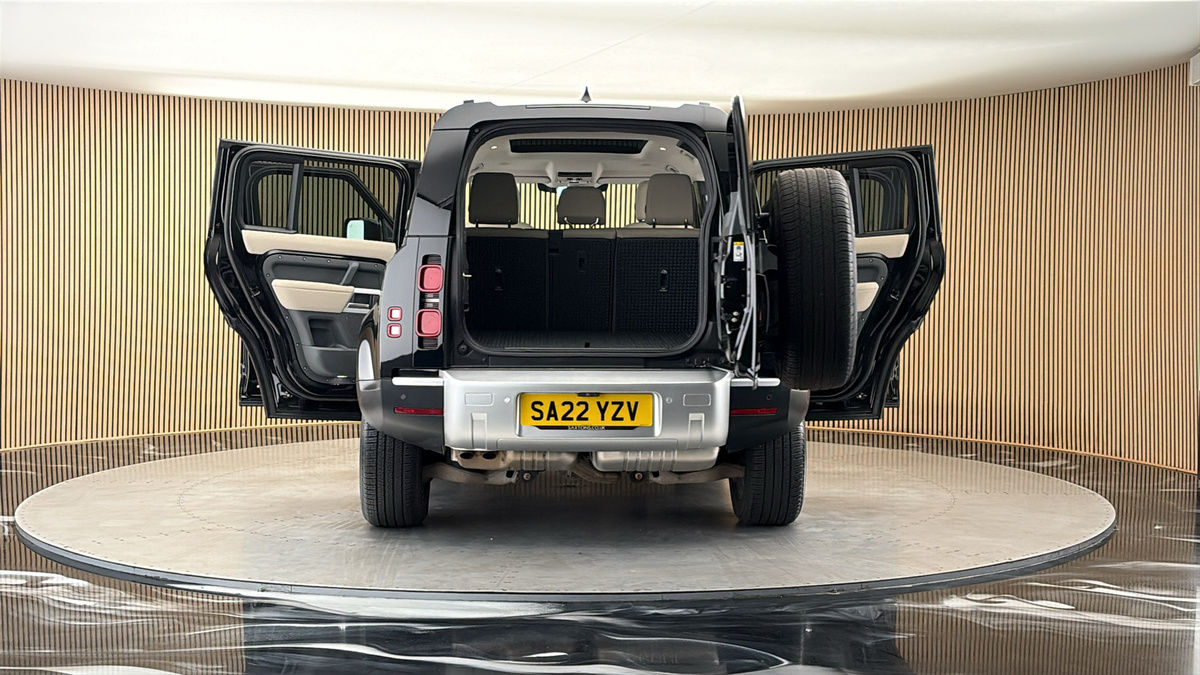 More views of Land Rover Defender 110